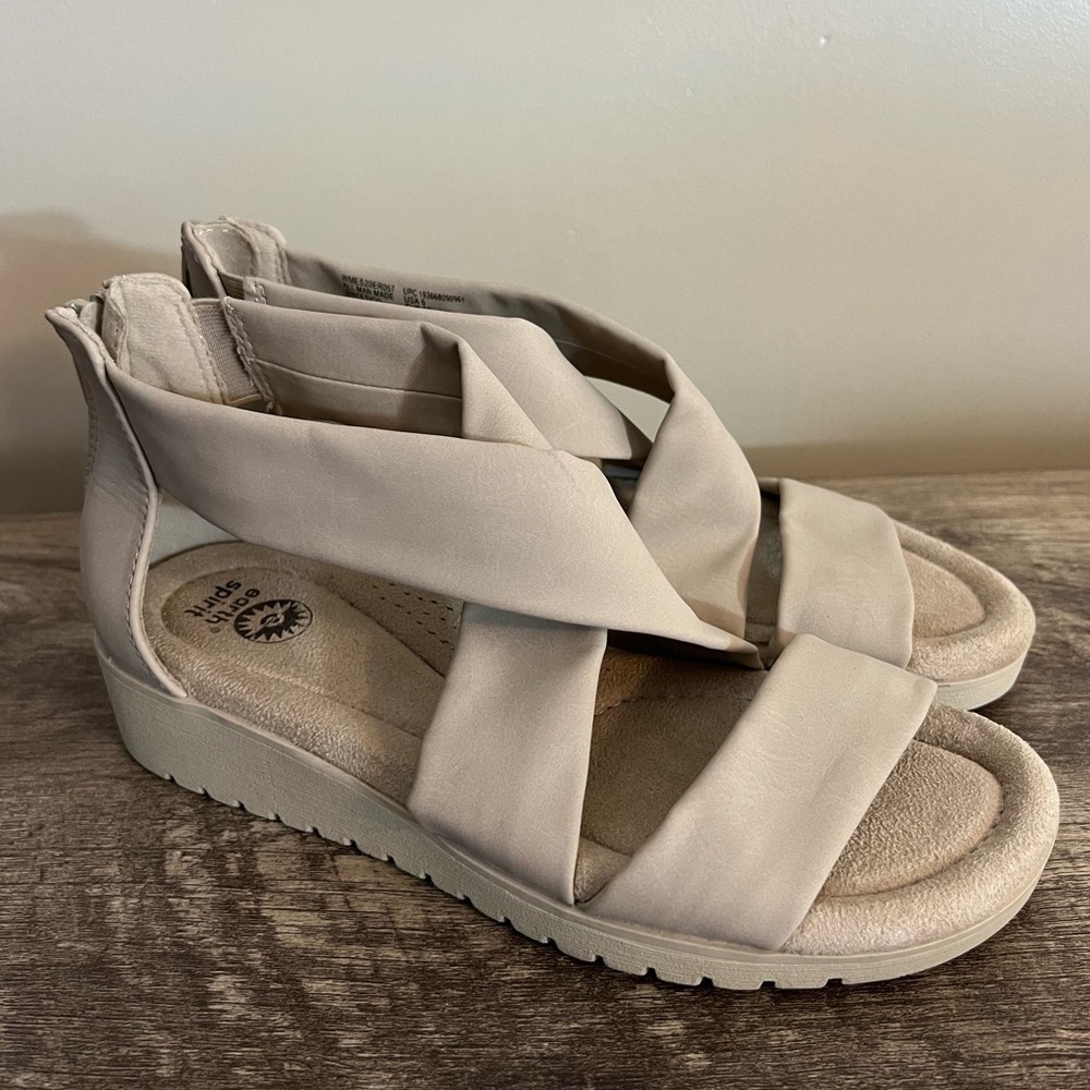 Earth Spirit Taupe Cross Band Sandals Women’s Sz 6 Open Toe Zip Comfort Neutral